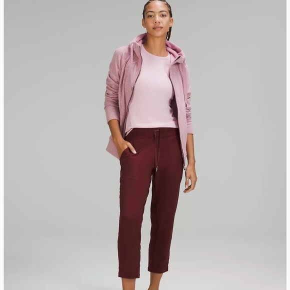 lululemon athletica Pants - 🎉HOST PICK 🎉 Lululemon Dance Studio Mid-Rise Crop 25" Size 10